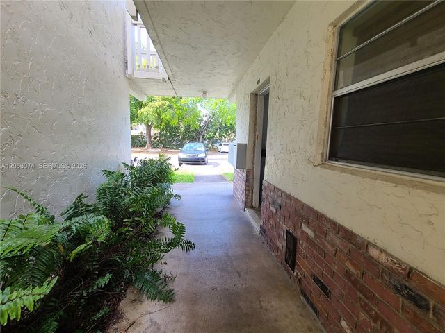 4165 SW 67th Ave 112B, Davie, FL 33314