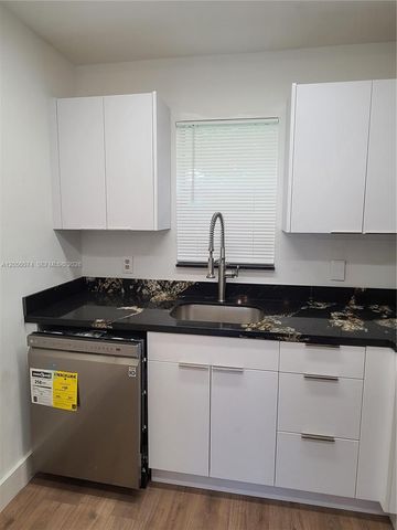 4165 SW 67th Ave 112B, Davie, FL 33314