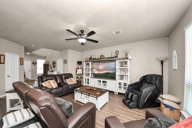127 Worley Way, Huntsville, TX 77320