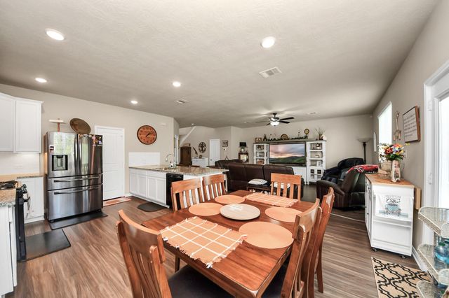 127 Worley Way, Huntsville, TX 77320
