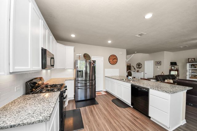 127 Worley Way, Huntsville, TX 77320