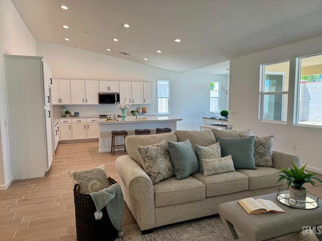 15126 Garethford Street, Bakersfield, CA 93311