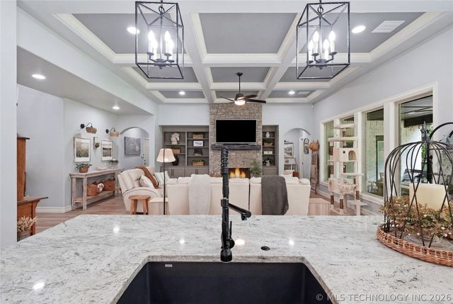 28333 E 71st Place S, Broken Arrow, OK 74014