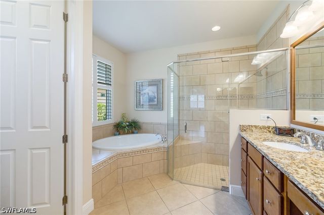 7747 Martino CIR, Naples, FL 34112