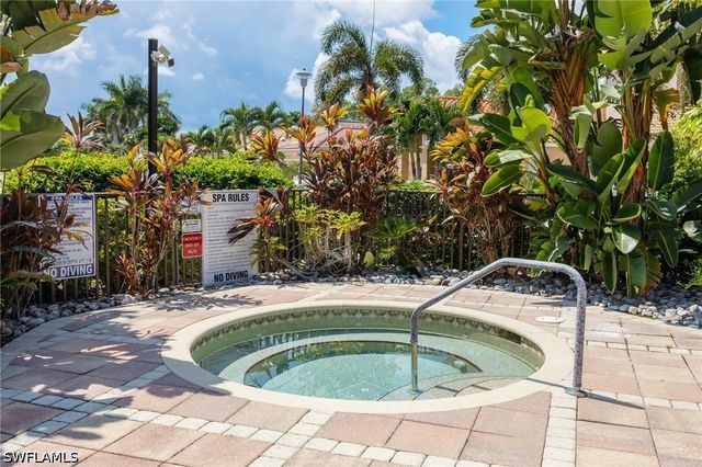 7747 Martino CIR, Naples, FL 34112