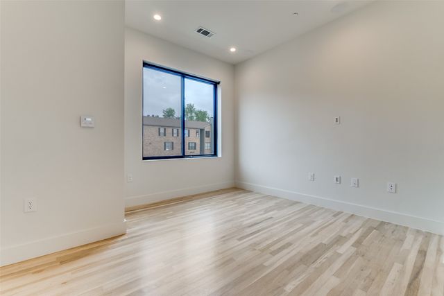 5609 Live Oak Street 105, Dallas, TX 75206