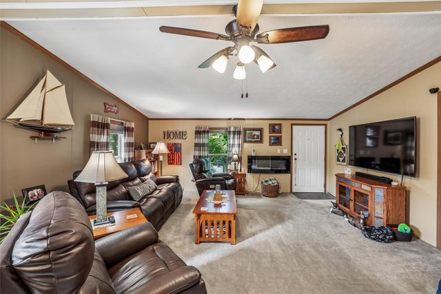 102 Lakeview Drive, Montezuma, IA 50171