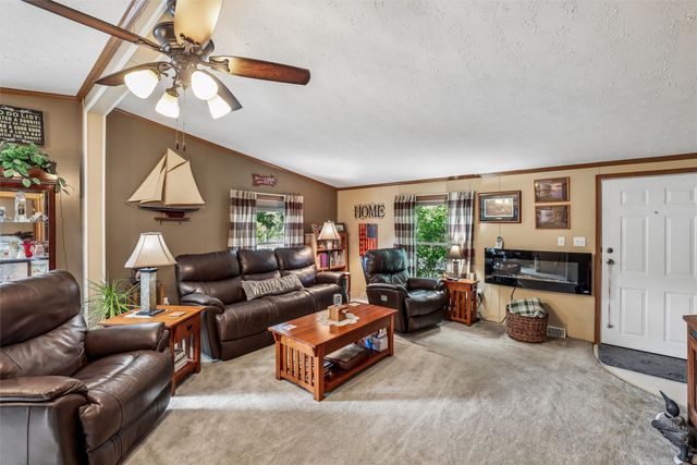 102 Lakeview Drive, Montezuma, IA 50171