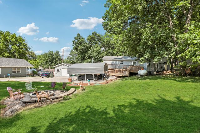 102 Lakeview Drive, Montezuma, IA 50171