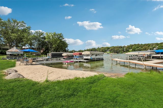 102 Lakeview Drive, Montezuma, IA 50171