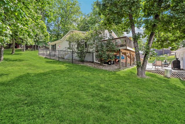 102 Lakeview Drive, Montezuma, IA 50171