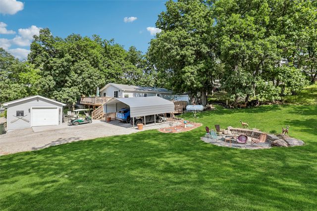 102 Lakeview Drive, Montezuma, IA 50171