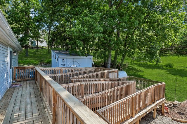 102 Lakeview Drive, Montezuma, IA 50171