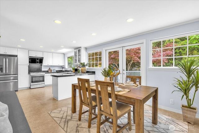 3417 77th Avenue SE, Mercer Island, WA 98040
