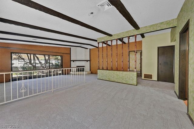 2200 Plaza Del Robles, Las Vegas, NV 89102