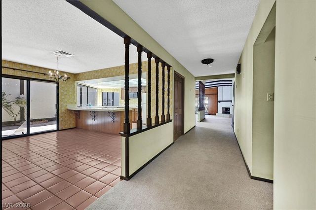 2200 Plaza Del Robles, Las Vegas, NV 89102