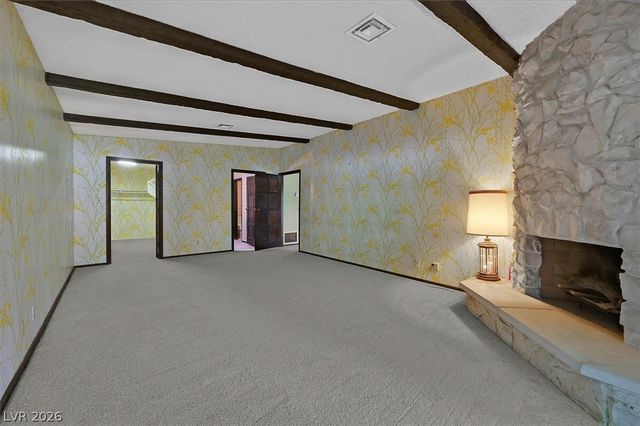 2200 Plaza Del Robles, Las Vegas, NV 89102