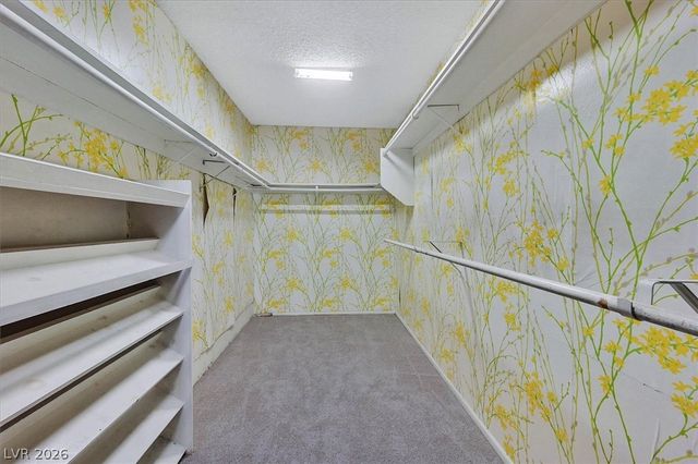 2200 Plaza Del Robles, Las Vegas, NV 89102