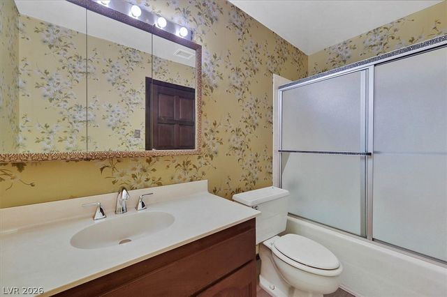 2200 Plaza Del Robles, Las Vegas, NV 89102