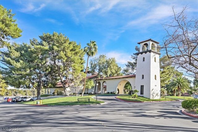 2200 Plaza Del Robles, Las Vegas, NV 89102