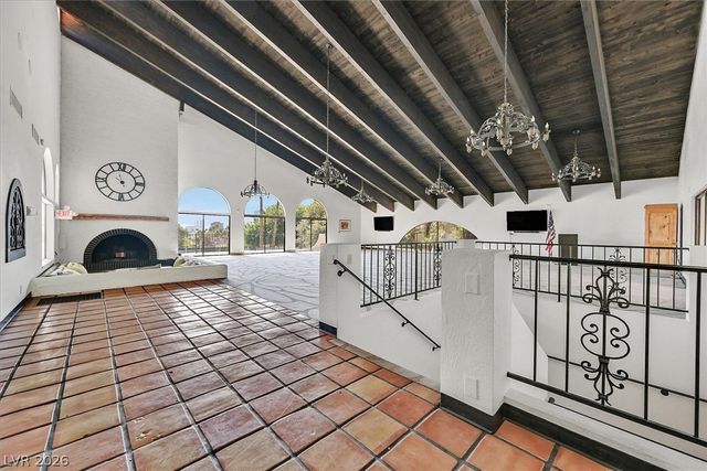 2200 Plaza Del Robles, Las Vegas, NV 89102