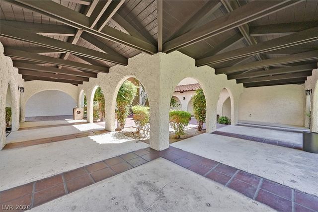 2200 Plaza Del Robles, Las Vegas, NV 89102