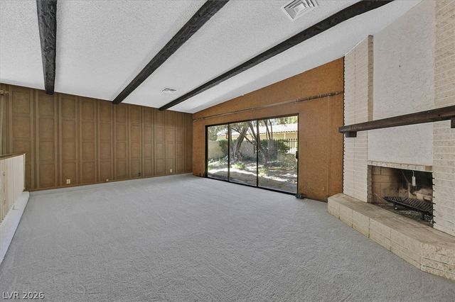 2200 Plaza Del Robles, Las Vegas, NV 89102