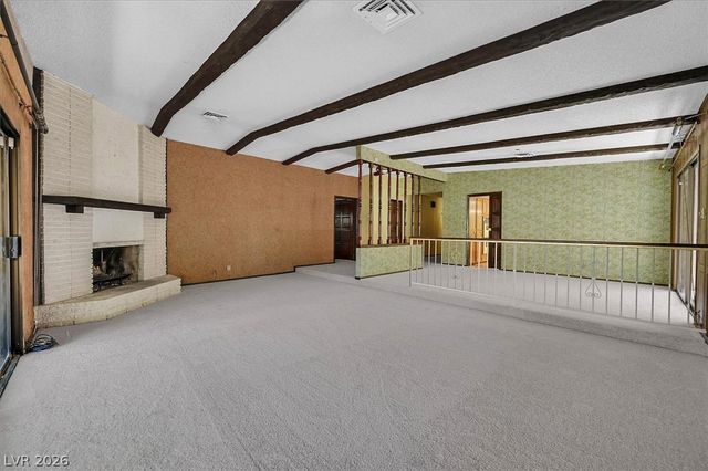 2200 Plaza Del Robles, Las Vegas, NV 89102