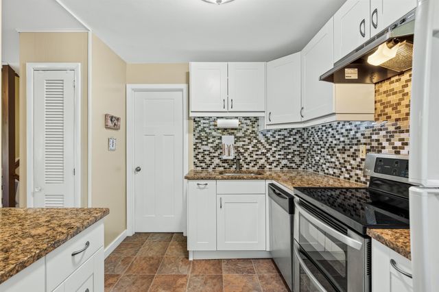 11 Stratton View Road, Winhall, VT 05340