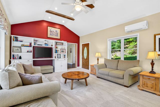 11 Stratton View Road, Winhall, VT 05340