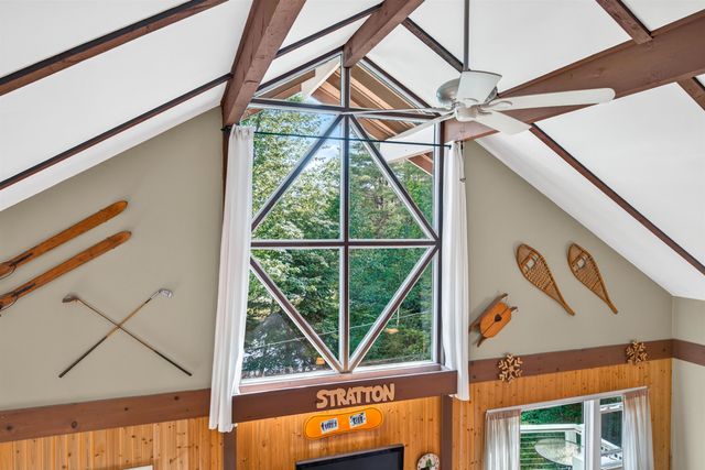 11 Stratton View Road, Winhall, VT 05340