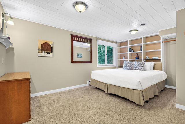 11 Stratton View Road, Winhall, VT 05340
