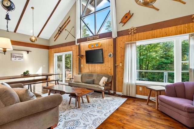 11 Stratton View Road, Winhall, VT 05340