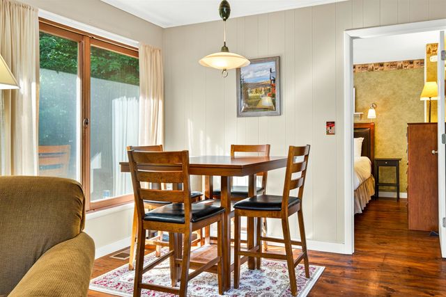 11 Stratton View Road, Winhall, VT 05340