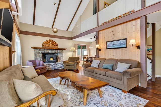 11 Stratton View Road, Winhall, VT 05340