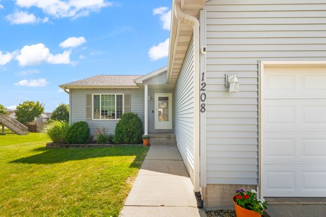 1208 Michael Street SE, Bondurant, IA 50035
