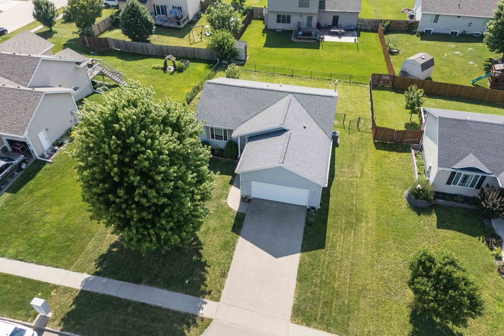 1208 Michael Street SE, Bondurant, IA 50035