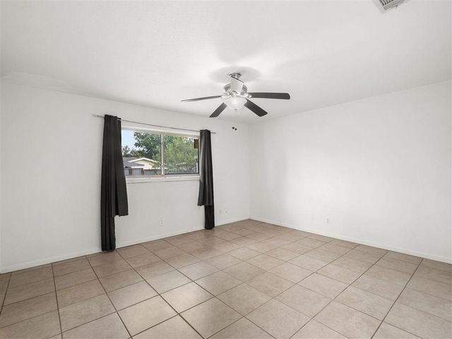4315 PLEASANT DR., Lake Charles, LA 70605