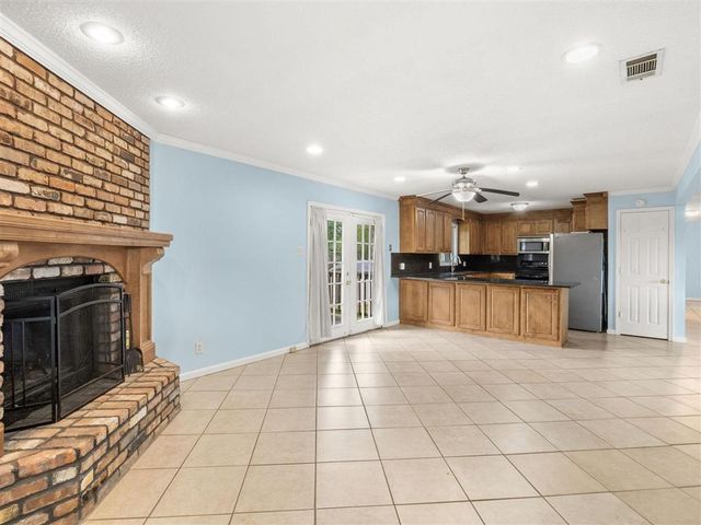 4315 PLEASANT DR., Lake Charles, LA 70605