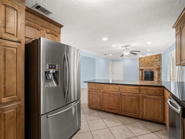 4315 PLEASANT DR., Lake Charles, LA 70605
