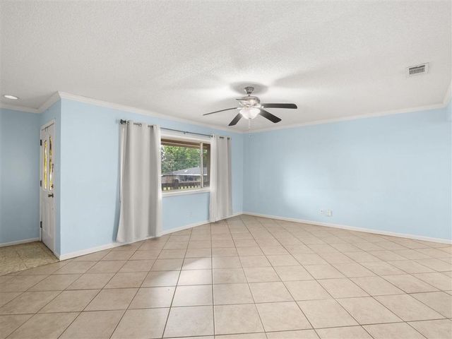 4315 PLEASANT DR., Lake Charles, LA 70605