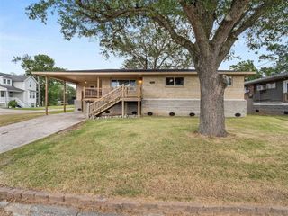 4315 PLEASANT DR., Lake Charles, LA 70605