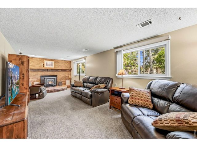 605 Jack Pine Pl, Loveland, CO 80538