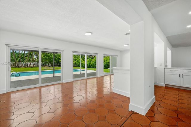 220 NW 130th Ave, Miami, FL 33182