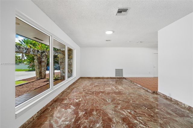 220 NW 130th Ave, Miami, FL 33182