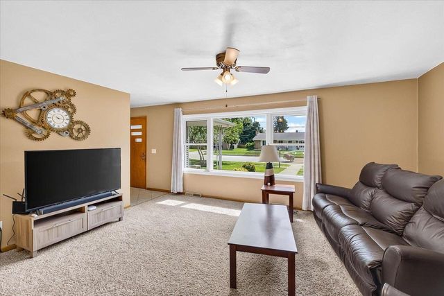 78 S Harmony Drive, Janesville, WI 53545