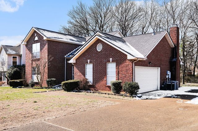 2934 Churchill Ln, Thompsons Station, TN 37179