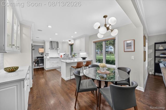 32240 Robinhood Drive, Beverly Hills Village, MI 48025