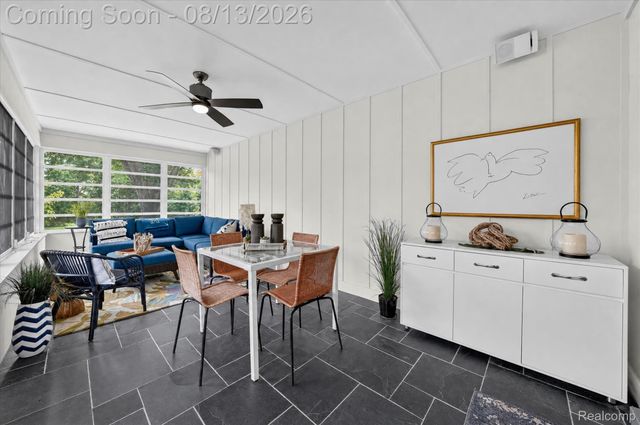 32240 Robinhood Drive, Beverly Hills Village, MI 48025