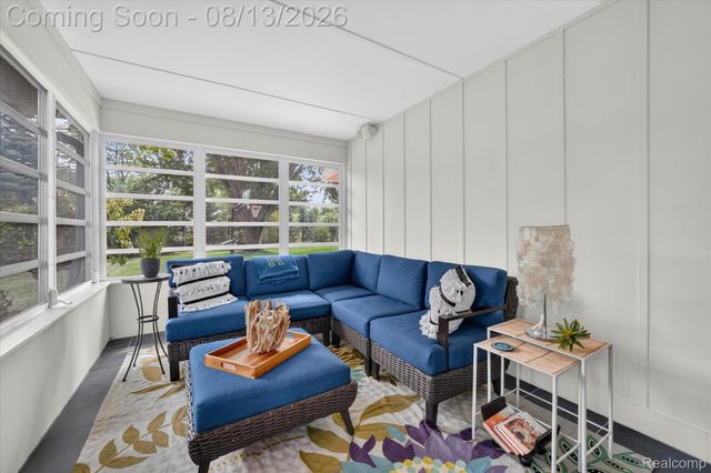 32240 Robinhood Drive, Beverly Hills Village, MI 48025